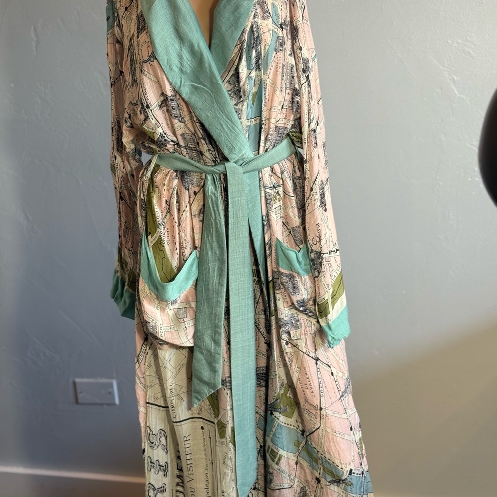 One Hundred Stars Paris Map Full Length Dressing Gown One Size.